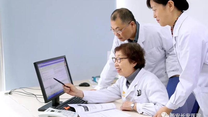 根据体检报告和医生的建议，制定相应的改善计划。以下是一些建议：